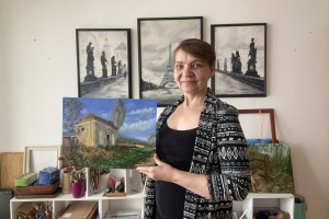 Ručně malovaný obraz olejem na plátně "Opuštěna kaplička" 39 × 29 cm